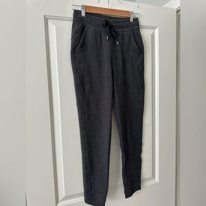 Lululemon textured joggers size 4